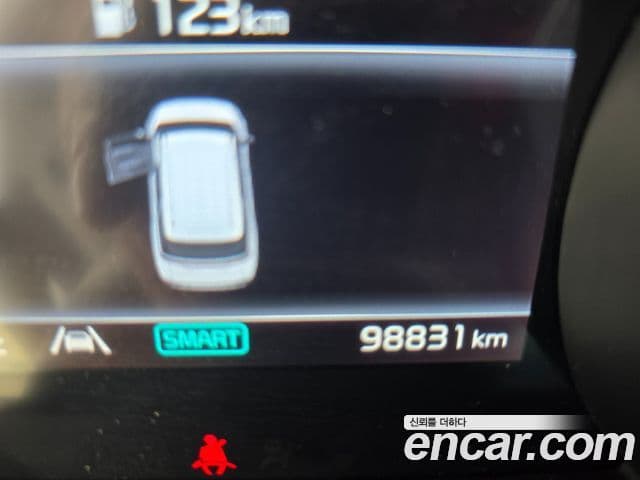 Kia Carnival 2022 — ფოტო 6/19