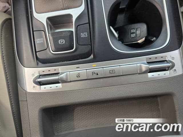 Kia Carnival 2022 — ფოტო 11/19
