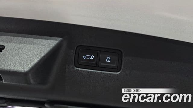 Hyundai Santa Fe 2023 — Şəkil 18/20