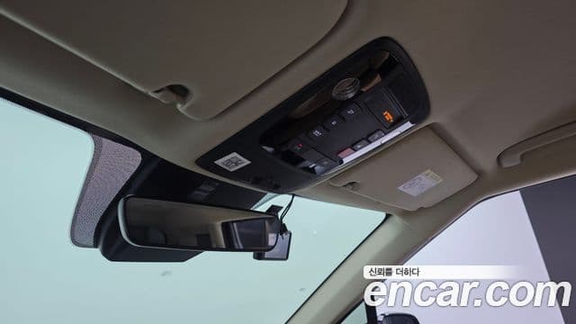 Kia Carnival 2022 — Фото 19/20