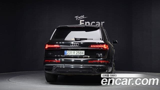 Audi Q7 2023 — ფოტო 4/20