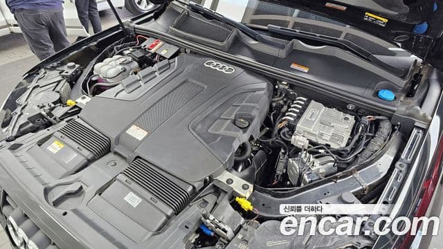 Audi Q7 2023 — ფოტო 6/20