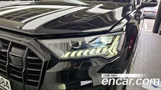 Audi Q7 2023 — Photo 28/35