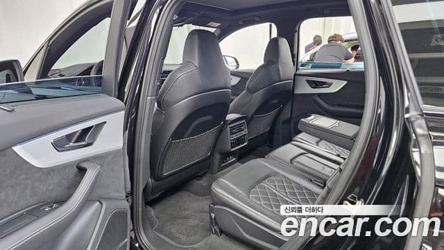 Audi Q7 2023 — Photo 11/35