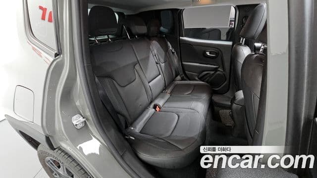 Jeep Renegade 2022 — Şəkil 11/20