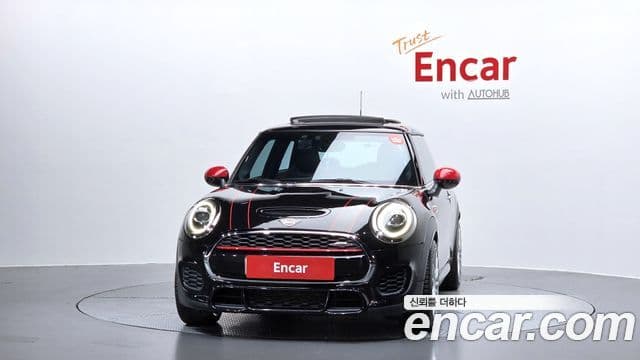 Mini Cooper S 2019 — ფოტო 3/20