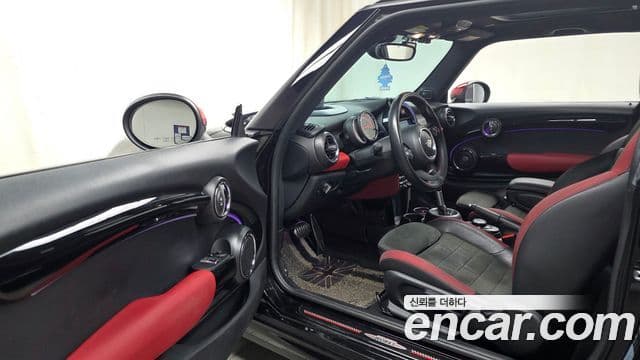 Mini Cooper S 2019 — ფოტო 10/20