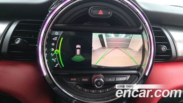 Mini Cooper S 2019 — ფოტო 15/20