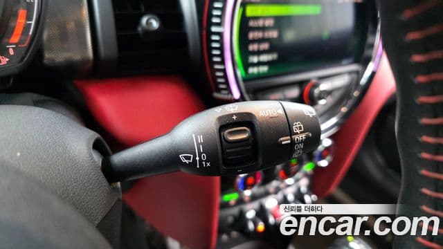 Mini Cooper S 2019 — ფოტო 20/20