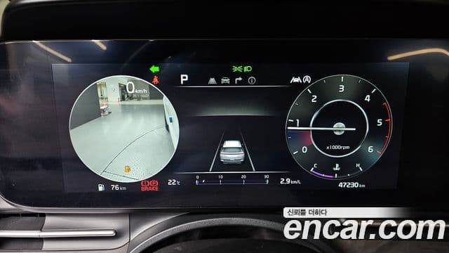 Kia Carnival 2023 — ფოტო 8/20