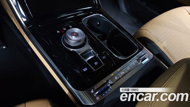 Kia Carnival 2023 — ფოტო 9/20