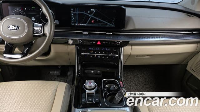Kia Carnival 2021 — ფოტო 14/20