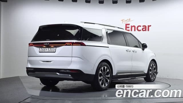 Kia Carnival 2022 — Фото 2/20