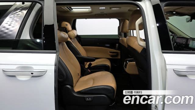 Kia Carnival 2022 — Фото 11/20
