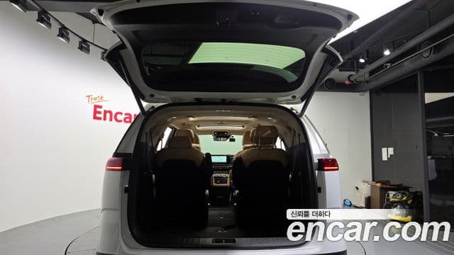 Kia Carnival 2022 — Фото 19/20