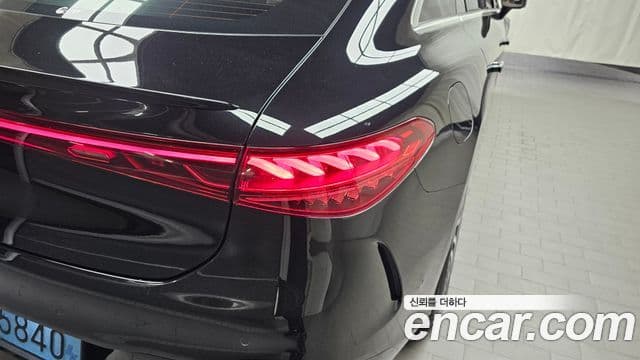 Mercedes-Benz EQS 2022 — ფოტო 20/32