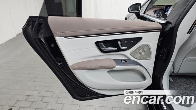 Mercedes-Benz EQS 2022 — ფოტო 21/32