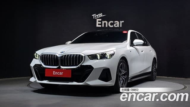 BMW 5 Series 2024 — ფოტო 1/20