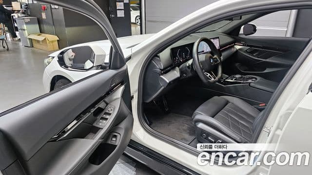 BMW 5 Series 2024 — ფოტო 10/20