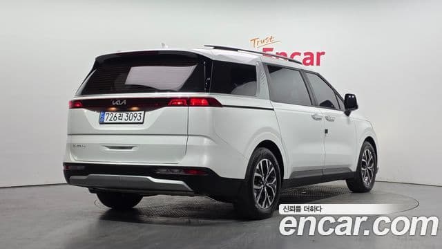 Kia Carnival 2022 — ფოტო 2/20