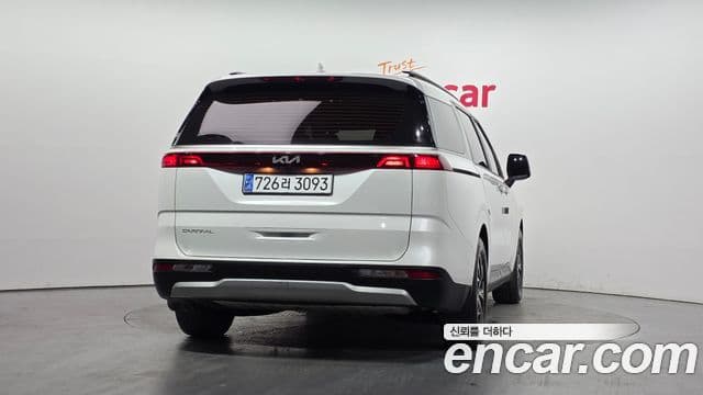 Kia Carnival 2022 — ფოტო 4/20
