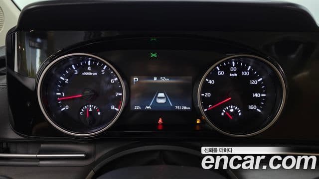 Kia Carnival 2022 — ფოტო 8/20
