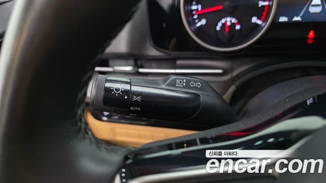Kia Carnival 2022 — ფოტო 17/20