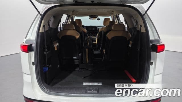 Kia Carnival 2022 — ფოტო 20/20