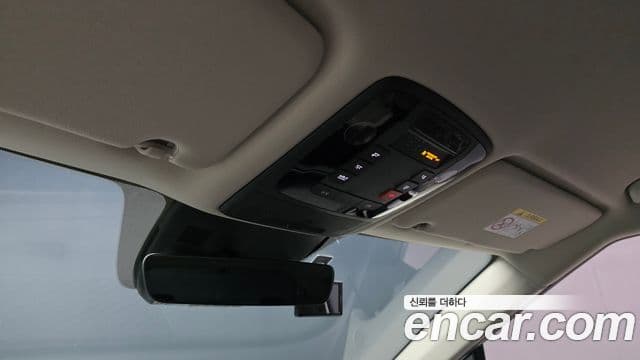 Kia Carnival 2025 — Şəkil 17/20