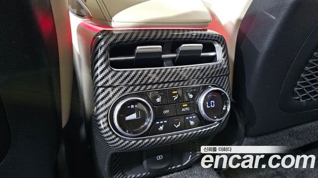 Genesis GV70 2022 — ფოტო 12/20