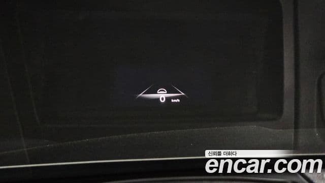 Genesis GV70 2022 — ფოტო 13/20