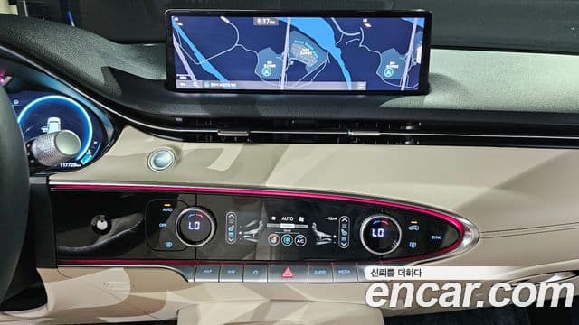 Genesis GV70 2022 — ფოტო 14/20