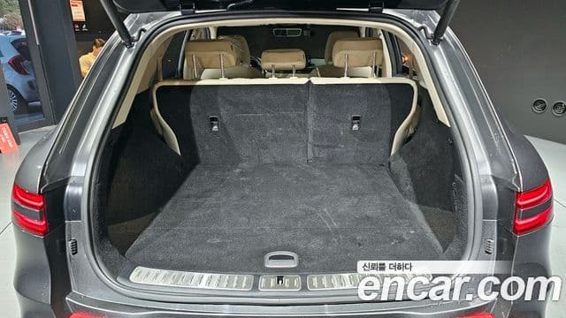 Genesis GV70 2022 — ფოტო 17/20