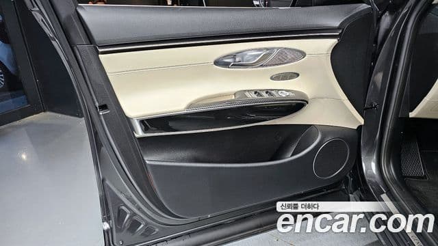 Genesis GV70 2022 — ფოტო 24/30