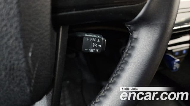 Toyota Prius 2019 — Şəkil 12/20