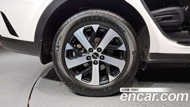 Kia Sorento 2023 — Фото 5/20