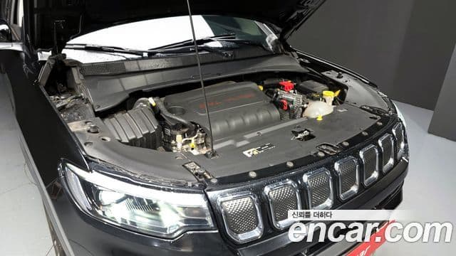 Jeep Compass 2022 — ფოტო 5/20