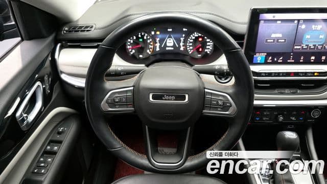 Jeep Compass 2022 — ფოტო 13/20