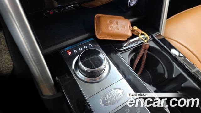 Land Rover Discovery 5 2019 — Şəkil 7/20