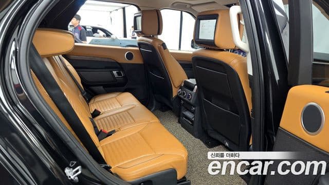 Land Rover Discovery 5 2019 — Şəkil 12/20