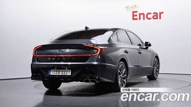 Hyundai Sonata 2021 — Фото 2/20