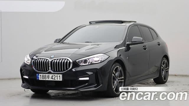 BMW 1 Series 2023 — Şəkil 9/18
