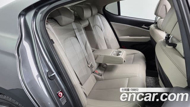 Genesis G70 2018 — Photo 31/32