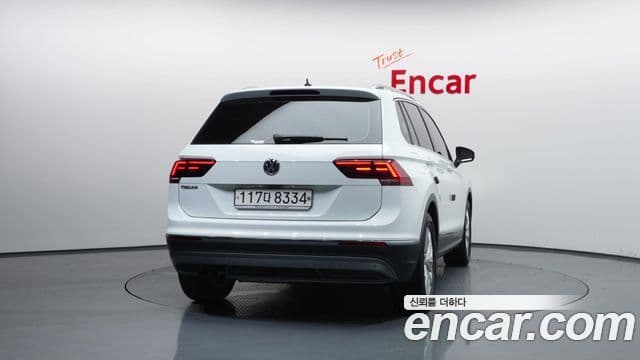 Volkswagen Tiguan 2019 — Фото 4/20