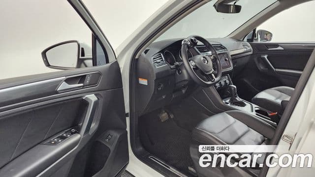 Volkswagen Tiguan 2019 — Фото 10/20
