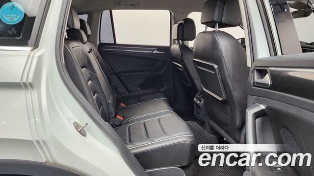 Volkswagen Tiguan 2019 — Фото 11/20