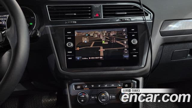 Volkswagen Tiguan 2019 — Фото 12/20