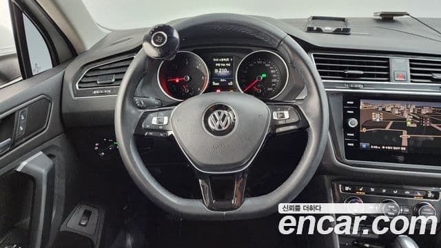 Volkswagen Tiguan 2019 — Фото 13/20