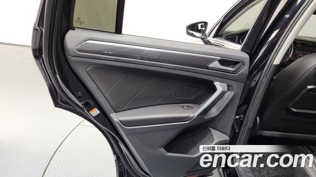 Volkswagen Tiguan 2019 — Photo 4/34