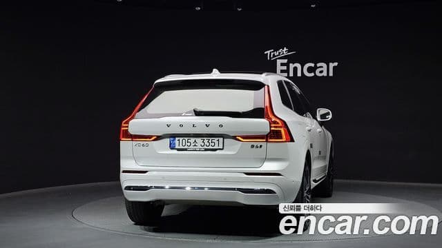 Volvo XC60 2024 — ფოტო 4/20